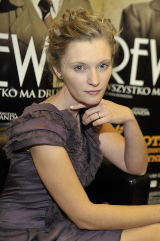 Agata Buzek kiedyś wyglądała zupełnie inaczej. Tak zmieniała się przez lata
