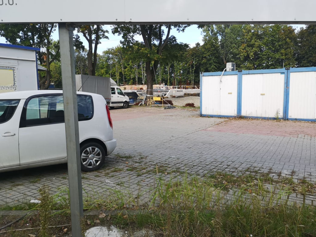 Katowice: W Parku Zadole miał powstać basen. Wynonawca zawiódł [ZDJĘCIA]