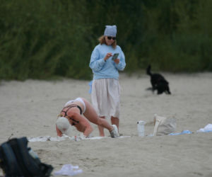 Ewa Skibińska na plaży