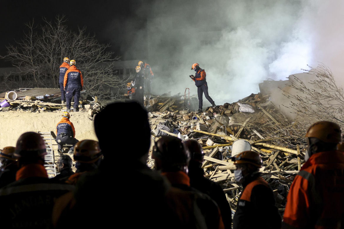 Turcja. Zawalił się budynek mieszkalny, zginęła co najmniej jedna osoba