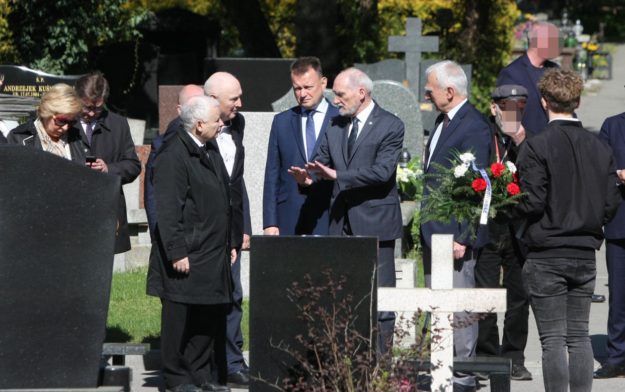 W PiS walka o miejsce przy Prezesie 