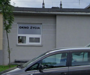 Dwumiesięczna dziewczynka w Oknie Życia. Zostawiono ważną informację