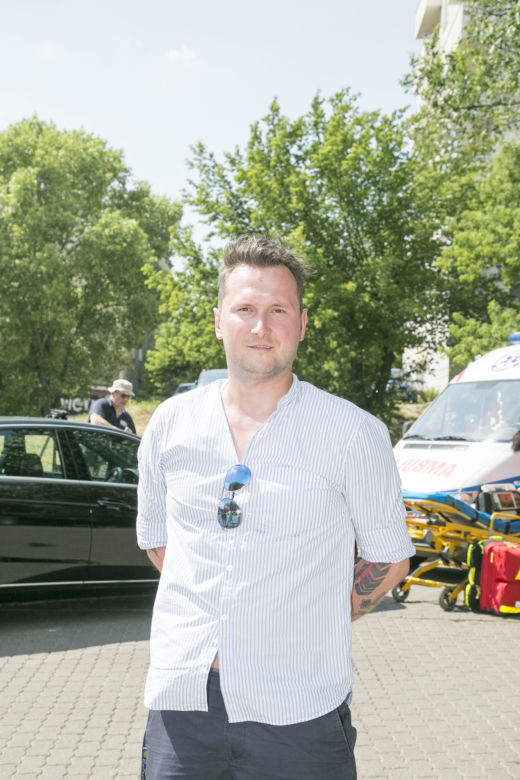 25 minut gotowałem sie w aucie