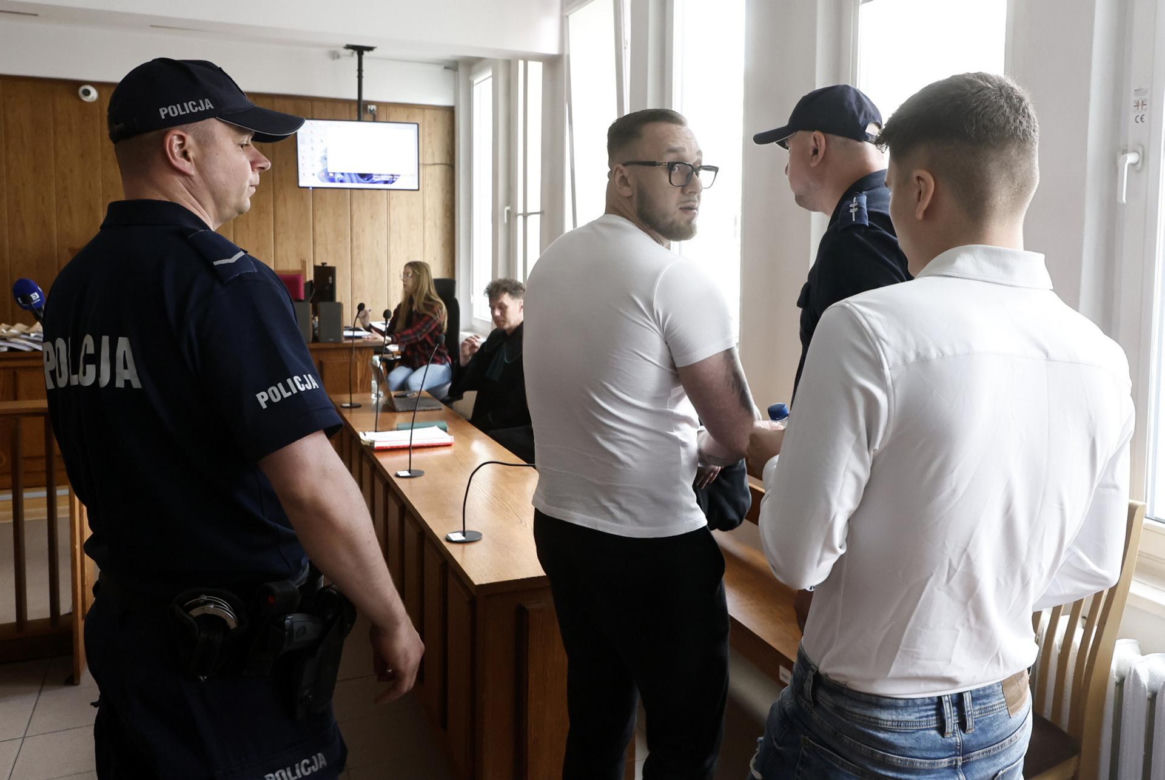„Zamówili dwie butelki wódki i lemoniadę”. Kelner ujawnia, co działo się przed tragedią na Trasie Łazienkowskiej