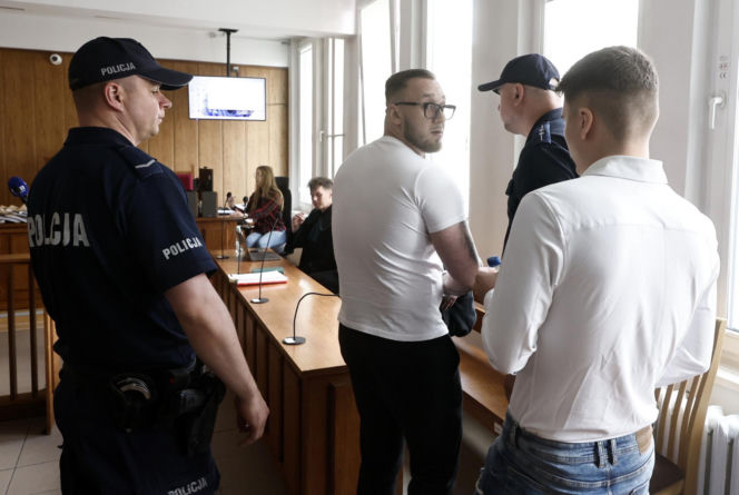 „Zamówili dwie butelki wódki i lemoniadę”. Kelner ujawnia, co działo się przed tragedią na Trasie Łazienkowskiej