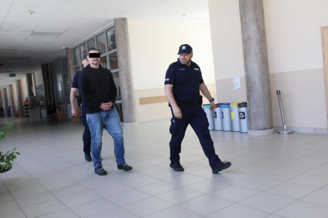 Kacper przeżył 6 ciosów siekierą. Teraz chce 150 tysięcy zł od agresora