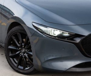 Toyota Corolla 2.0 Hybrid Dynamic Force 184 KM e-CVT vs Mazda 3 Skyactiv-X 180 KM 6MT AWD
