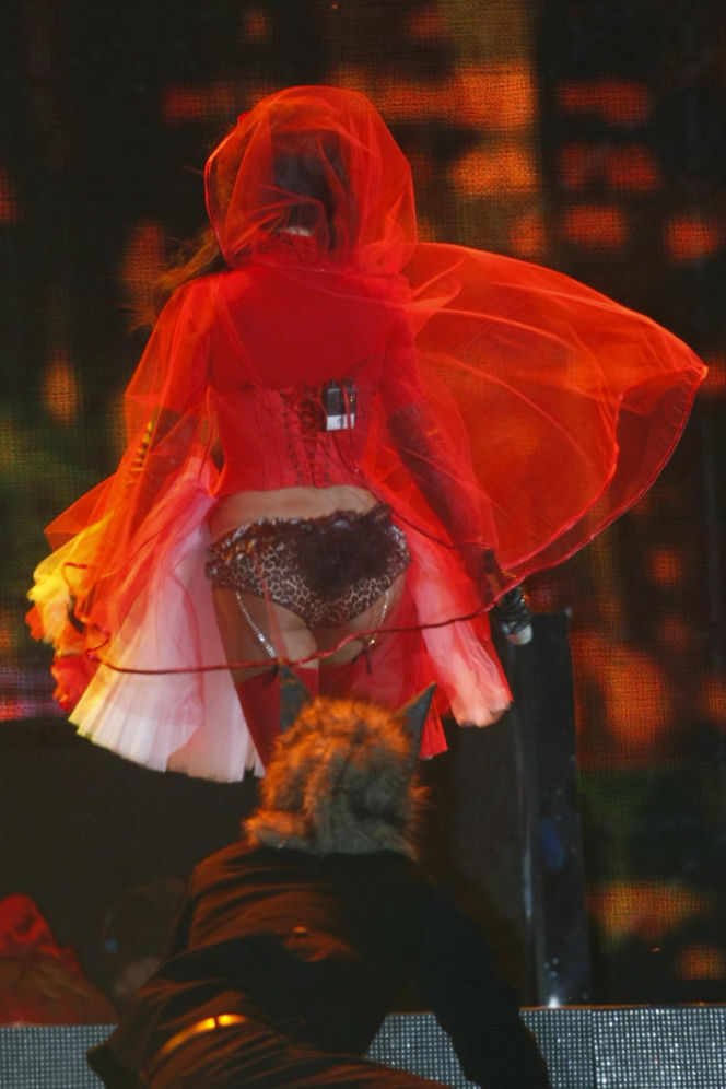 Edyta Górniak oceniła swoje stylizacje