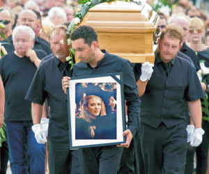 Żegnaj córeczko