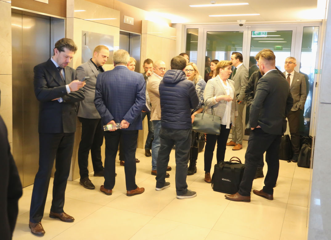 Śmieci warte miliardy! Prywatne firmy oskarżają Warszawę o monopolizację rynku