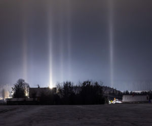 Niesamowite zjawisko na niebie. Słupy świetlne nad Świętokrzyskiem