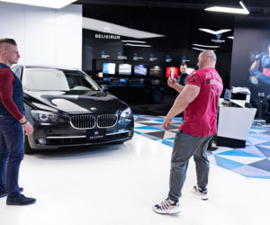 Robert Burneika jeździ wycackanym BMW 750Li