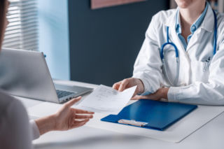 Proste badanie w przychodni może uratować ci życie. Lekarze ostrzegają: połowa zakażonych w Polsce nie ma o tym pojęcia