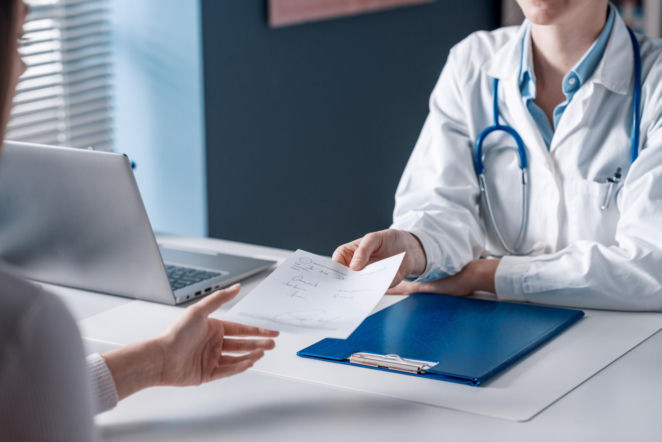 Proste badanie w przychodni może uratować ci życie. Lekarze ostrzegają: połowa zakażonych w Polsce nie ma o tym pojęcia