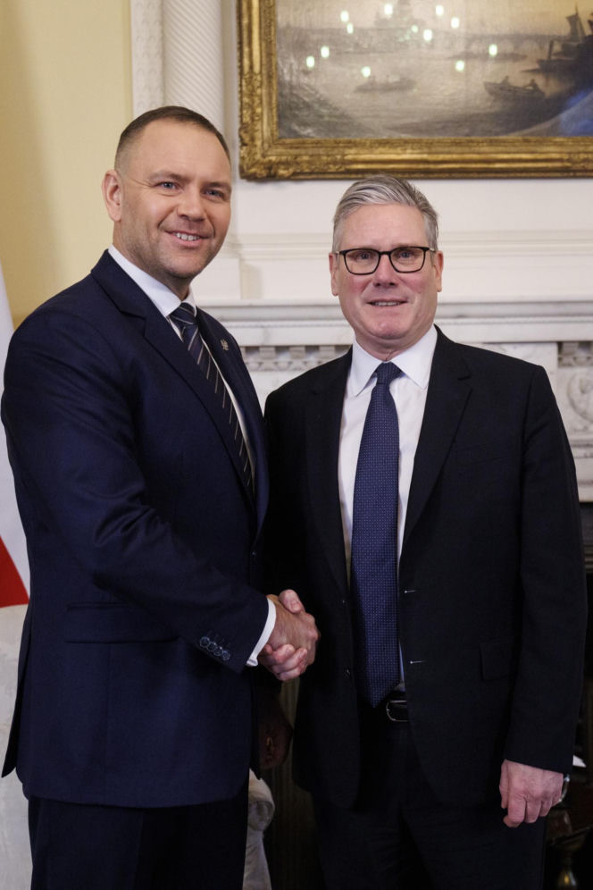 Karol Nawrocki, Keir Starmer