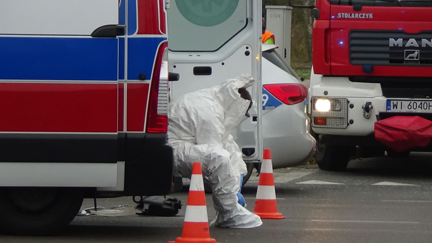Tragiczny wypadek karetki, która wiozła zakażonego