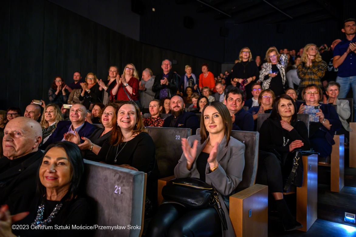 Spektakl „Prezent urodzinowy” Teatru Capitol w Centrum Sztuki Mościce