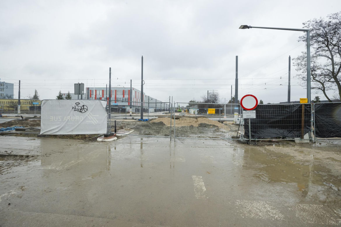 Budowa zajezdni na Annopolu opóźniona. Tramwajarze nie mogą się przeprowadzić