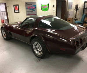 Corvette C3 z przebiegiem 1447 mil 