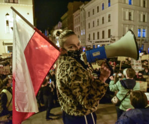 Strajk kobiet w Toruniu. Tańce, straż pod kościołem i wiele więcej - środa (28.10.2020)
