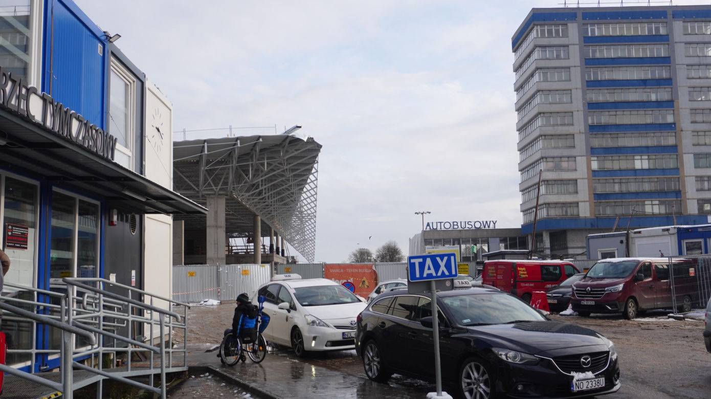 Dworzec Główny w Olsztynie rośnie w oczach. Stoi już metalowa konstrukcja budynku [ZDJĘCIA]