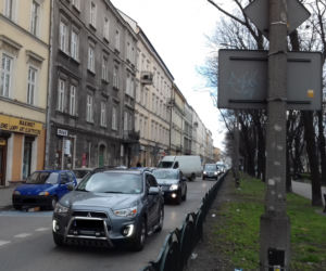 Kraków: Zderzenie dwóch aut na Dietla. Centrum miasta było nieprzejezdne