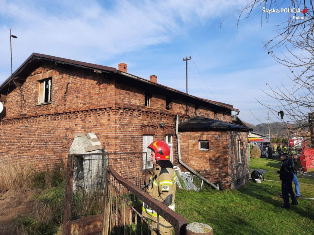 Czerwionka-Leszczyny. Zaczęli libację i wybuchł pożar! Dwie osoby nie żyją [ZDJĘCIA]