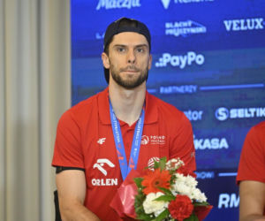 Złoci siatkarze po perypetiach wrócili do Polski