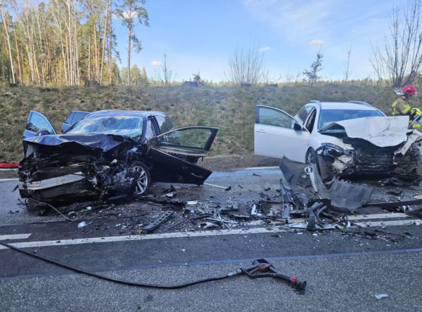 Koszmarny wypadek w Klusach! Wyprzedzała w niedozwolonym miejscu