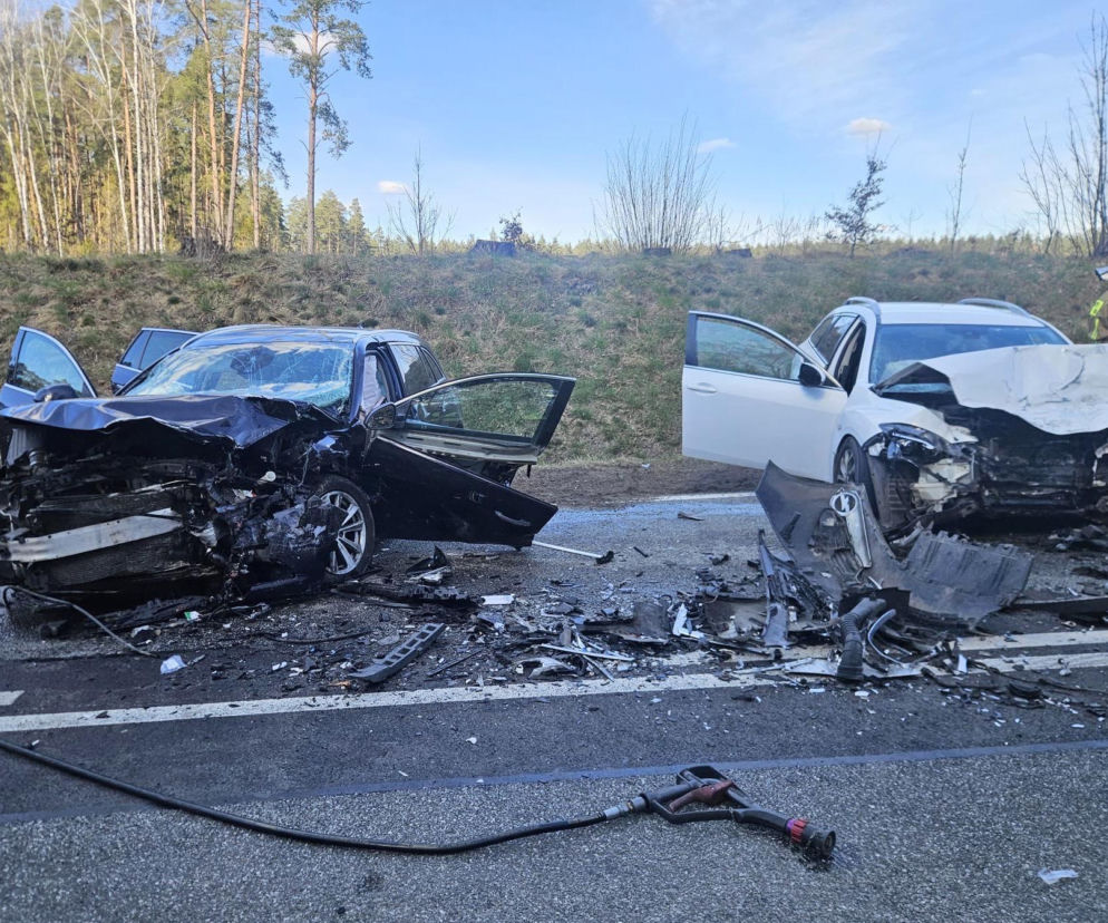 Koszmarny wypadek w Klusach! Wyprzedzała w niedozwolonym miejscu