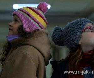 M jak miłość. Ania (Weronika Wachowska), Julia (Emilia Dankwa)