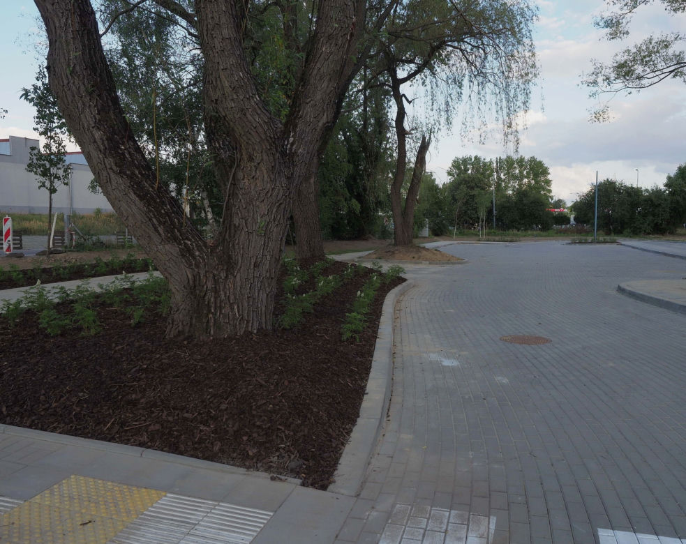 Nowy parking w Lublinie. Można tu zostawić samochód i wsiąść w komunikację miejską