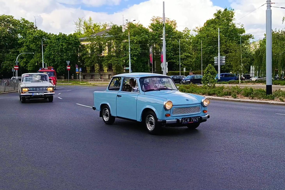 Parada zabytkowych pojazdów w Szczecinie