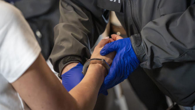 Afera korupcyjna w Pucku! Policjanci zatrzymali na gorącym uczynku 49-letniego urzędnika z  Powiatowego Inspektoratu Nadzoru Budowlanego oraz 41-letnią pośredniczkę