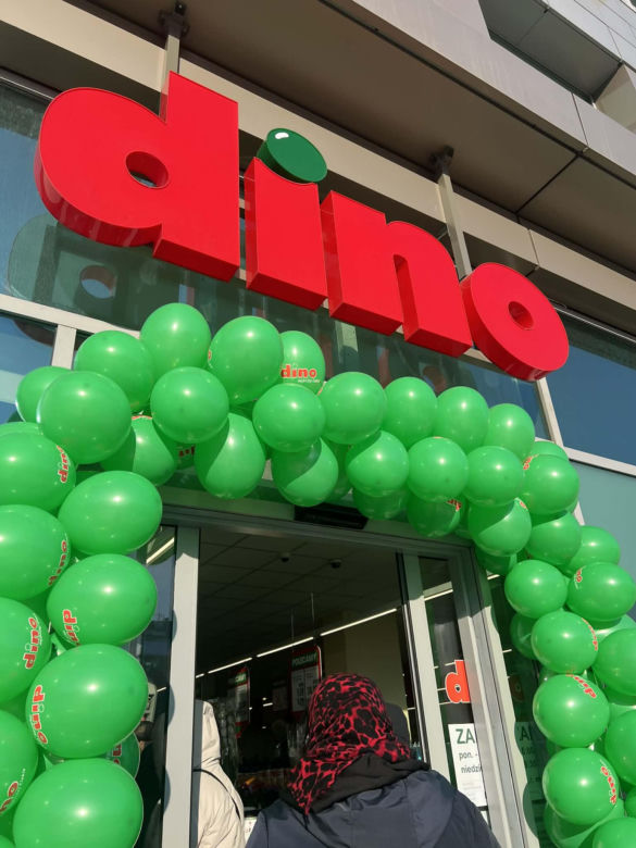 Pierwszy sklep Dino w Warszawie - dzień otwarcia