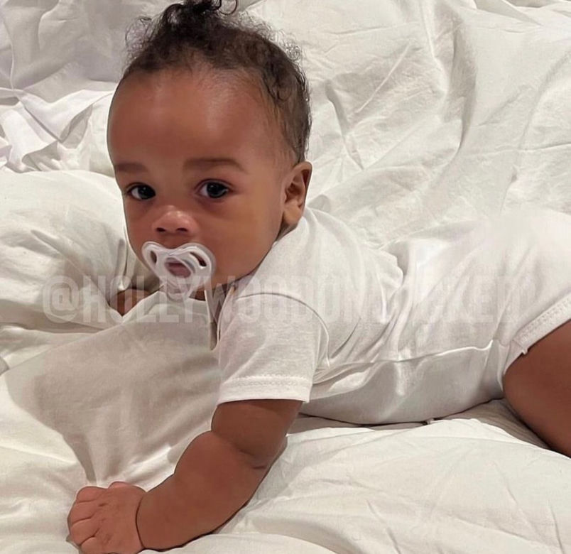 Rihanna pokazala dziecko. screeny z tiktoka