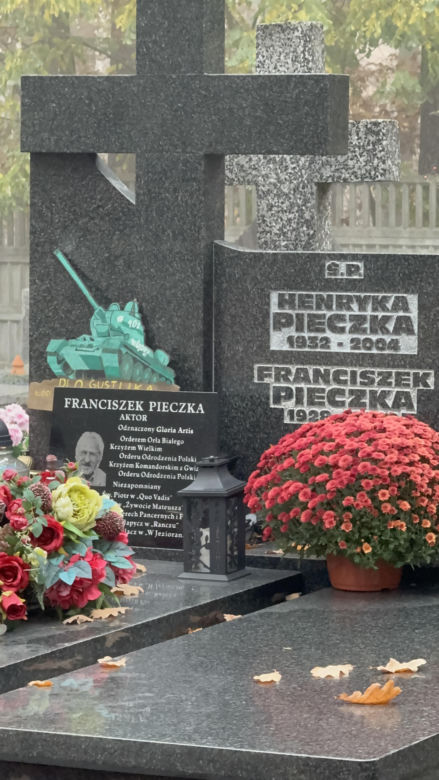 Fani „Rancza” od razu go rozpoznają. Niezwykły detal na grobie Franciszka Pieczki