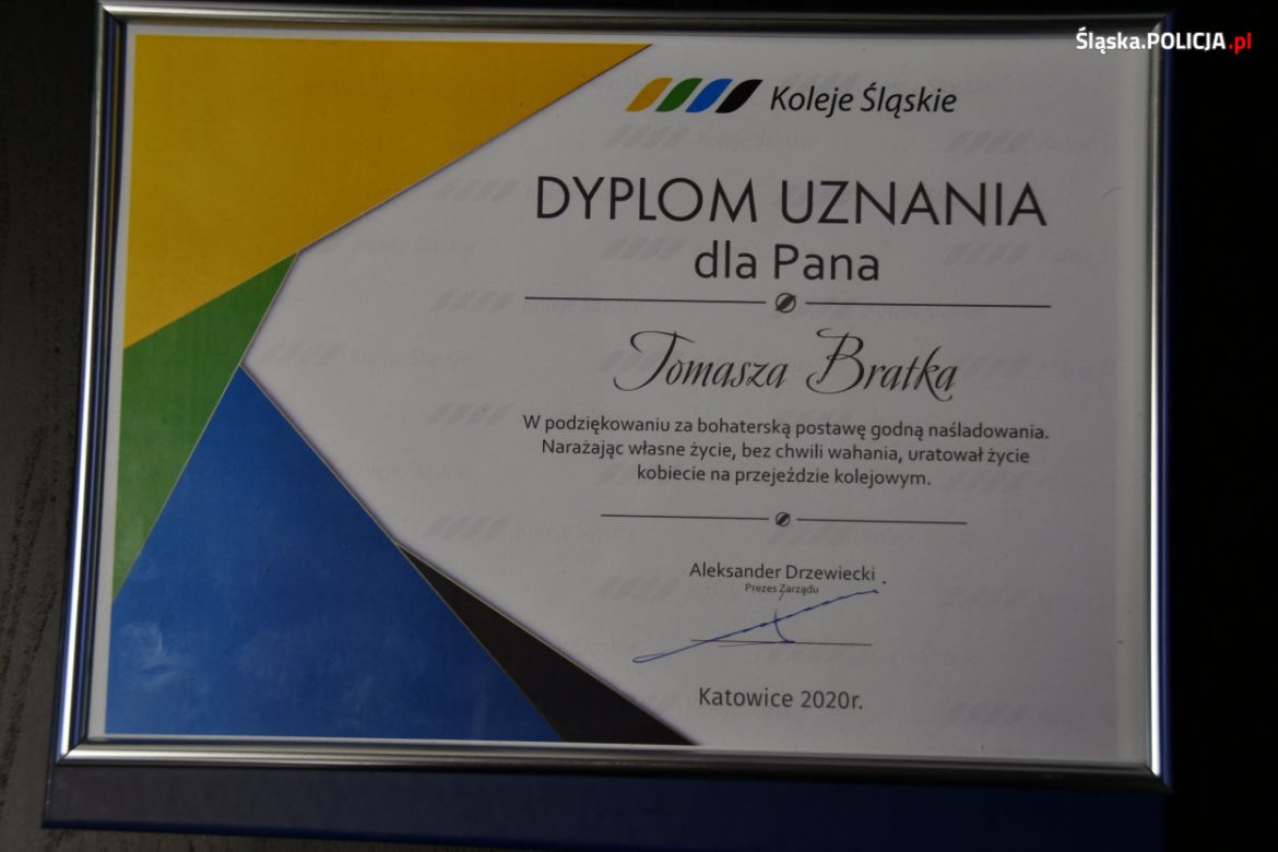 Policjant  został nagrodzony za swoją postawę
