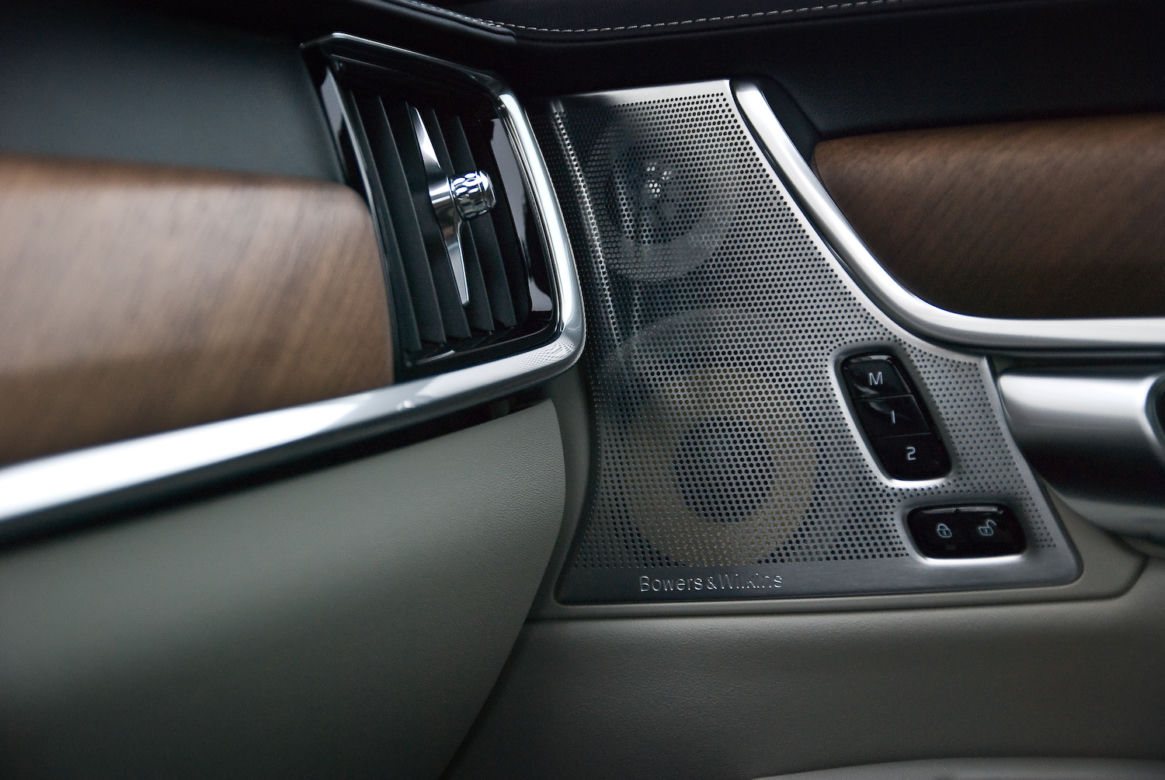 Volvo S90 D4