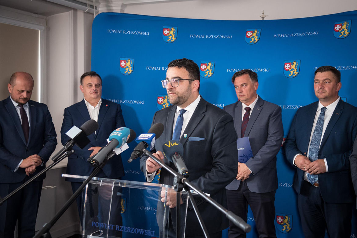 Szansa na większy rozwój turystyki w powiecie rzeszowskim: Aglomeracja Rzeszowska podpisała umowę z Euroregionem Karpackim