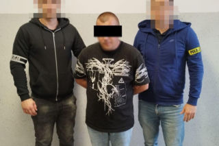 Kompletnie pijany Ukrainiec huknął busem w toyotę. 35-latek będzie deportowany
