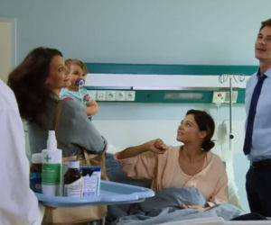 M jak miłość, odcinek 1392. Iza (Adriana Kalska), Marcin (Mikołaj Roznerski), Maja (Anna Wierzchoń), Aleksandra (Małgorzata Pieczyńska)
