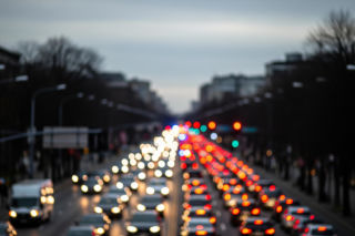 Karambol na Łazienkowskiej. Czyja wina zablokowała Warszawę?