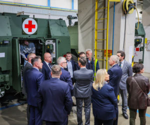 Rosomak z gigantycznym wsparciem 57 mln zł. Zwiększenie produkcji i linia dla Legwanów