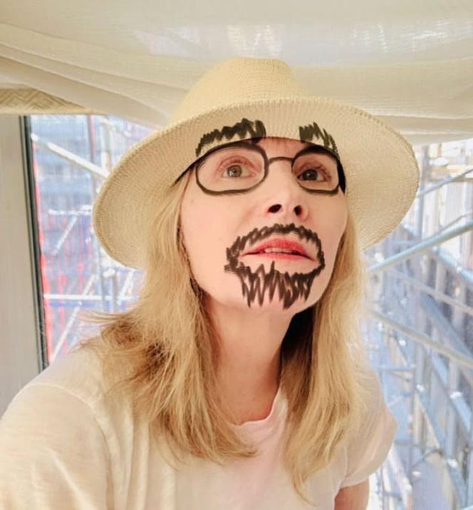 Zaskakujący ślub gwiazdy "Seksu w wielkim mieście"! Kim Cattrall w garniturze na tysiące