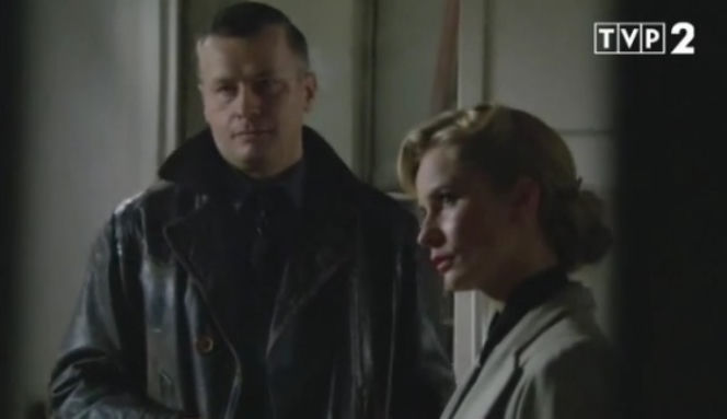 CZAS HONORU 5, odc. 60. Ada Lewińska (Magdalena Cielecka), major Krawicz "Krawiec" (Wojciech Majchrzak)