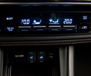 Toyota Auris Touring Sports lifting 2015