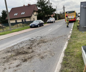 Horror pod Warszawą. Traktor wbił się w autobus z ludźmi! 