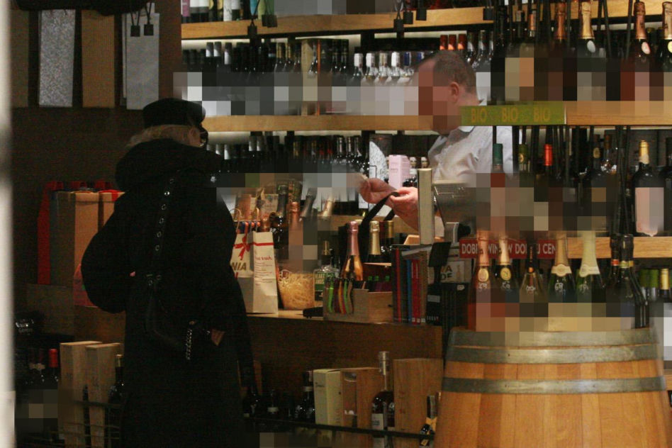 Katarzyna Figura ukrywa się w alkoholowym