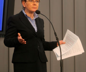 SZYDŁO WYSZŁA Z CIENIA